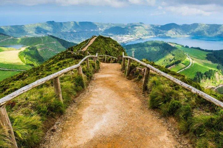 The Best of Sao Miguel: Sete Cidades and Lagoa do Fogo