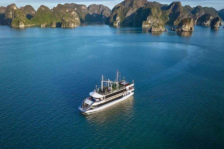 Ha Long Cruise with Jacuzzi Buffet Lunch and Sunset Party