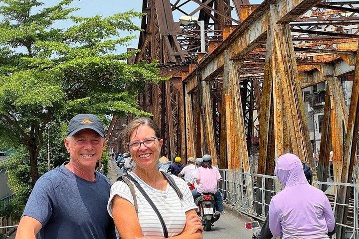 Hanoi City+Train Street Walking Tour & 5-Star Ha Long Bay Cruise