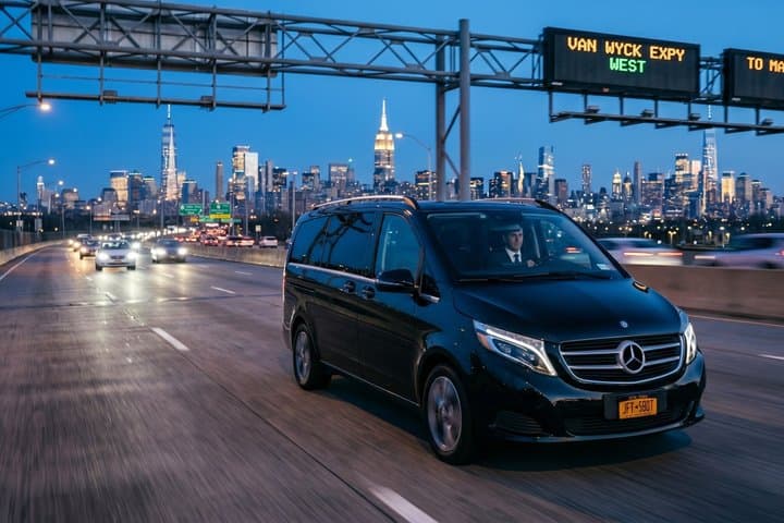 NYC: One Way Private Transfer JFK|LGA|EWR Airport to Manhattan