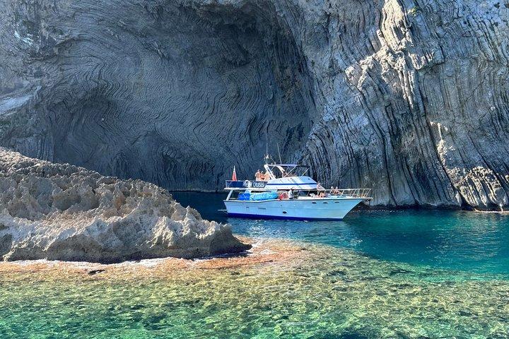 Premier Cruises Mallorca: Sunset with Drinks, SUP & Snorkel