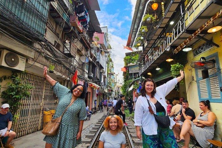 Hanoi City+Train Street Walking Tour & 5-Star Ha Long Bay Cruise