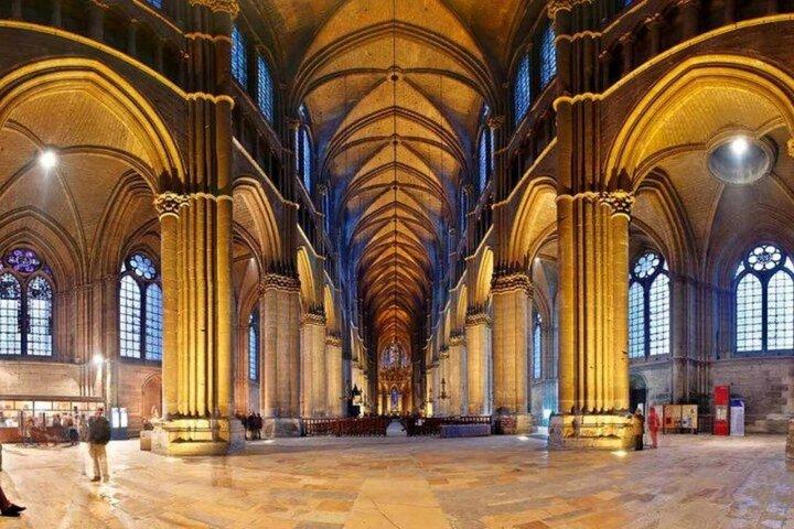 Champagne Day Trip from Paris with 4 Tastings, Reims & Cellars