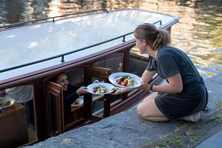 Amsterdam Running Dinner Cruise: 3 or 4 Courses