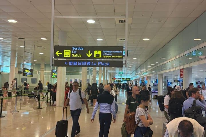 Private Arrival Transfer from Barcelona Airport to City - Hotel