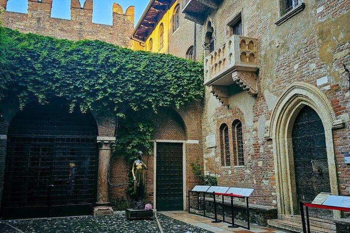 Juliet's House Courtyard and Balcony Experience Fast Track Entry