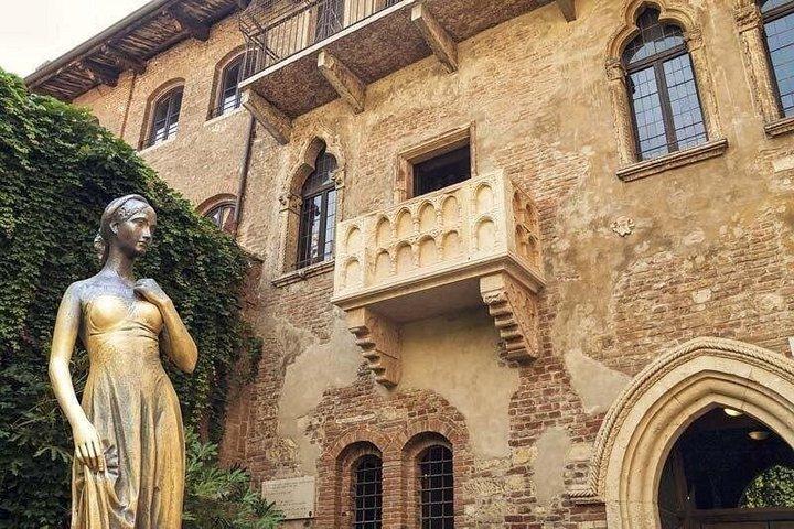 Juliet's House Courtyard and Balcony Experience Fast Track Entry