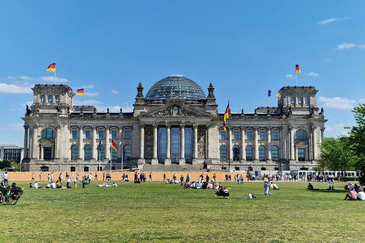 Tour of the Government Quarter with Reichstag Chamber and Dome