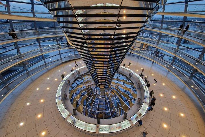 Tour of the Government Quarter with Reichstag Chamber and Dome