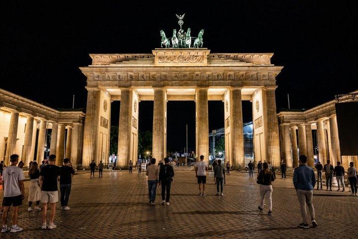 Berlin Night Tour with Drinks: Private & Custom with a Local