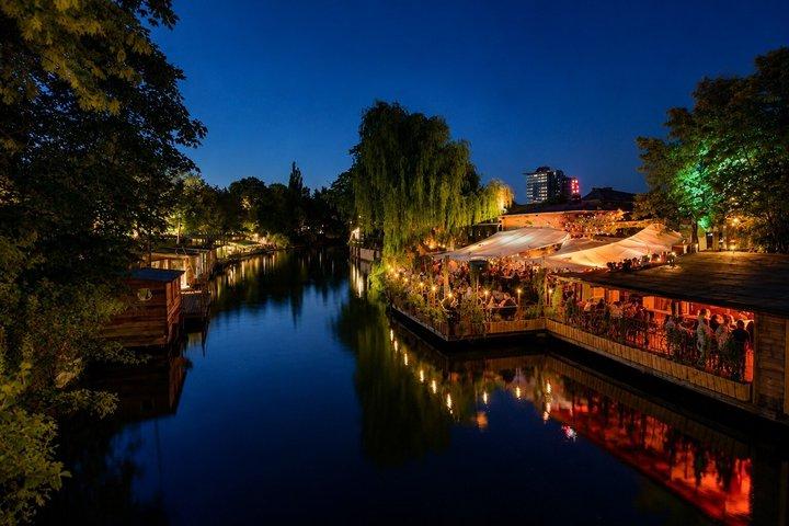 Berlin Night Tour with Drinks: Private & Custom with a Local