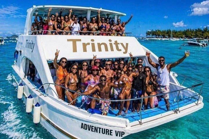 Luxury Yacht Party: Hip Hop & R&B — Open Bar