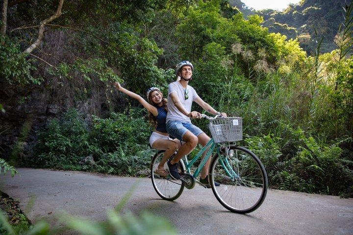 Premium 2D1N Cruise to Halong Bay and Lan Ha Bay from Hanoi