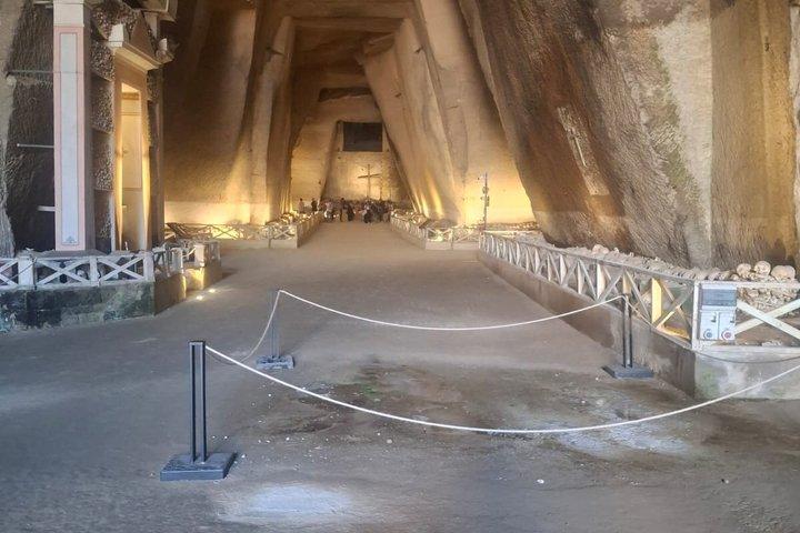 Fontanelle and Sanità Naples Hidden Gems Tour