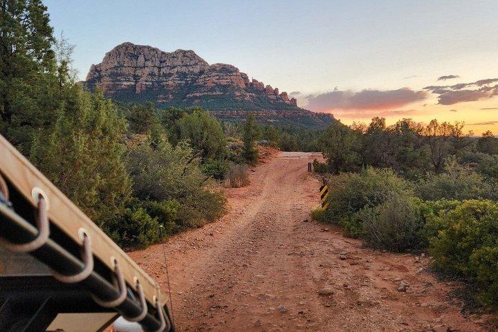 Sedona Seven Canyons Jeep Tour: Van Deren Cabin & Dry Creek Basin
