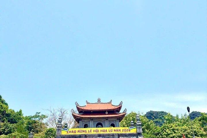 Ninh Binh VIP DCar Tour: Hoa Lu, Tam Coc & Mua Cave