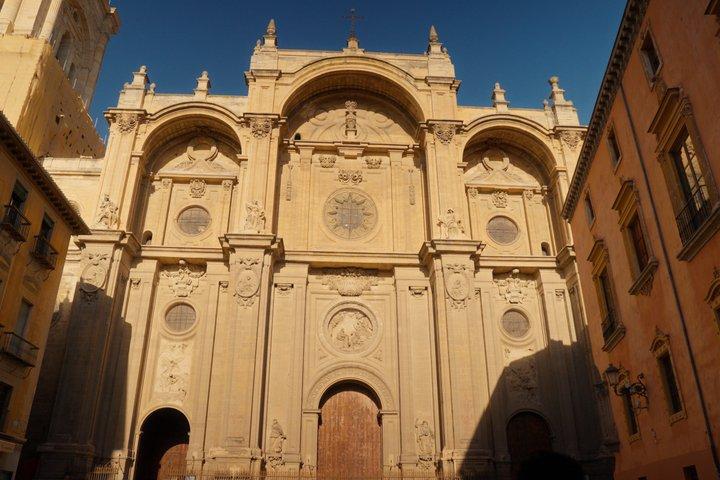 Granada: Royal Chapel guided walking tour