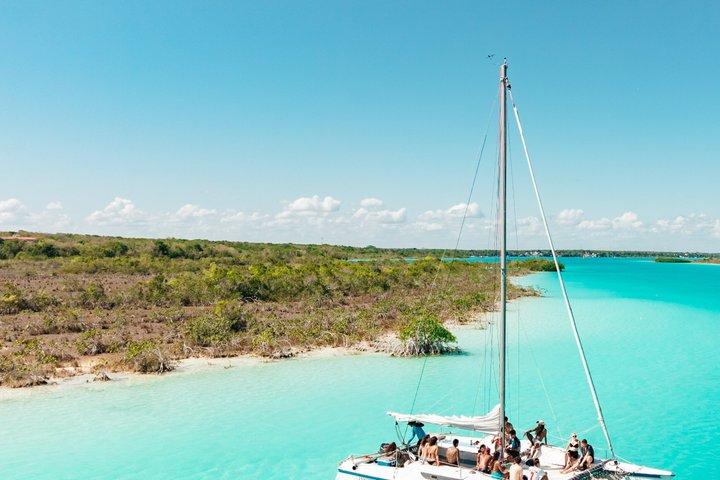 3-Hour Bacalar Sailing Catamaran Tour