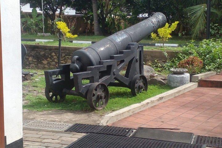 Discover Colombo City Tour by Air candition car (All inclusive)
