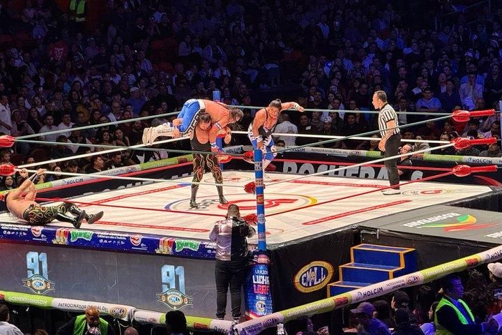 Exclusive Tour: Drinks and Wrestling The Best Mexican Night