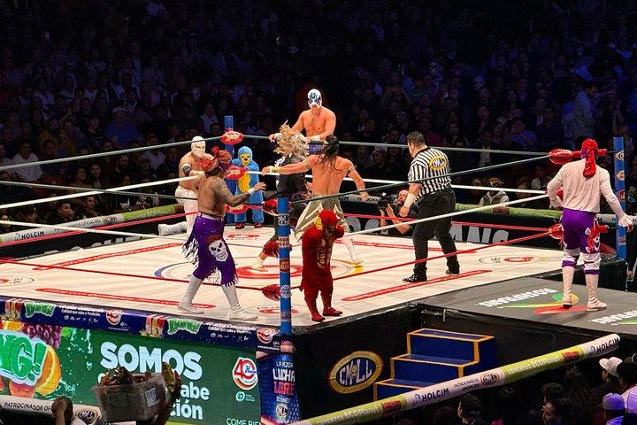 Exclusive Tour: Drinks and Wrestling The Best Mexican Night
