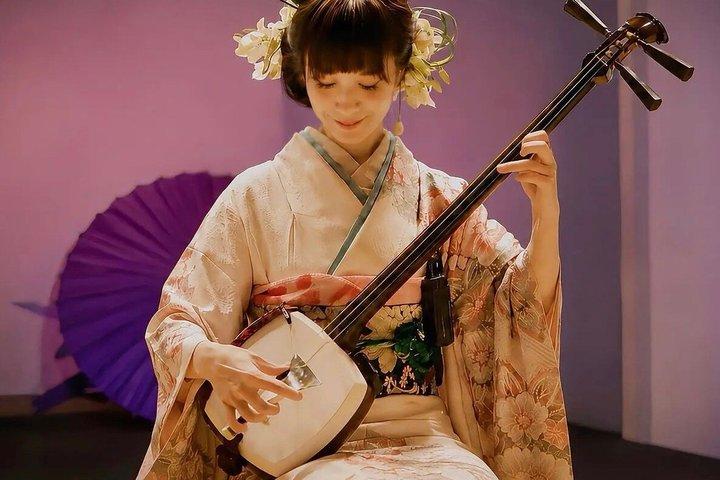 Traditional Japanese Music Show & Experience Tour in Osaka