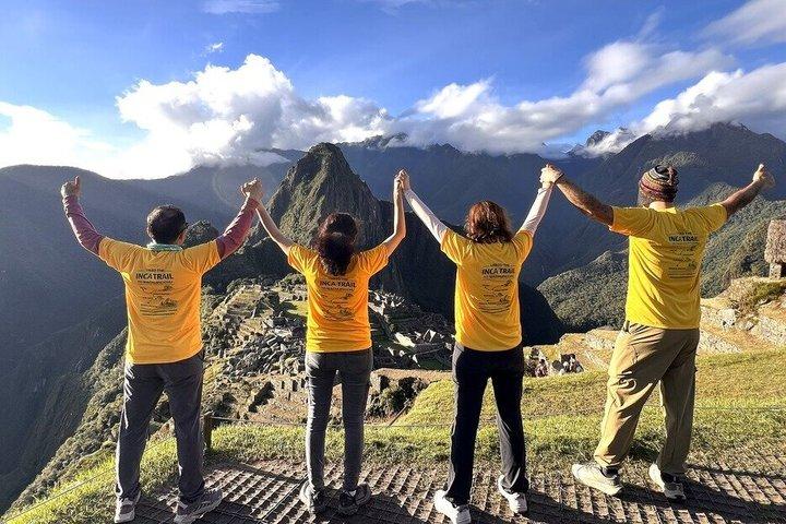 2 Day Short Inca Trail Trek to Machu Picchu with Hotel