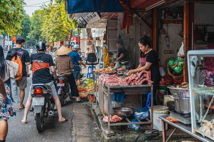Hanoi Bike Tour: Hidden Alleys, Red River Banks & Local Markets