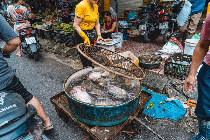 Hanoi Bike Tour: Hidden Alleys, Red River Banks & Local Markets