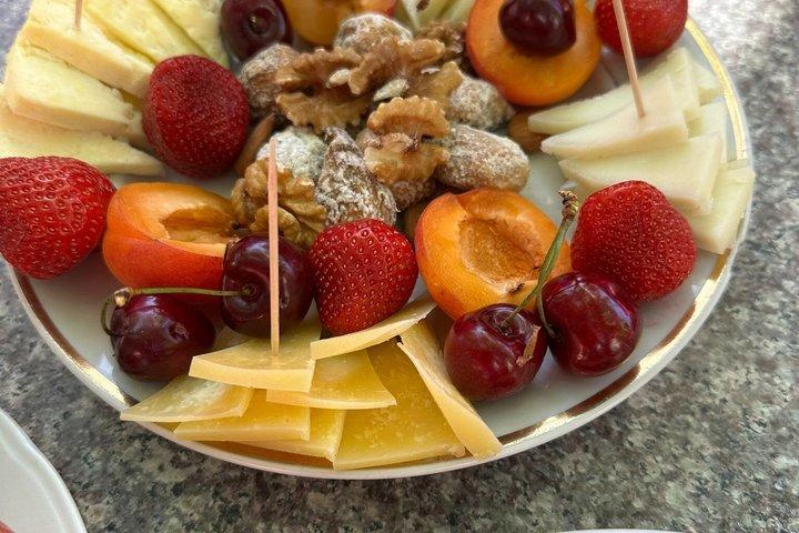 Split History and Gastro Small-Group Tour with Food and Wine