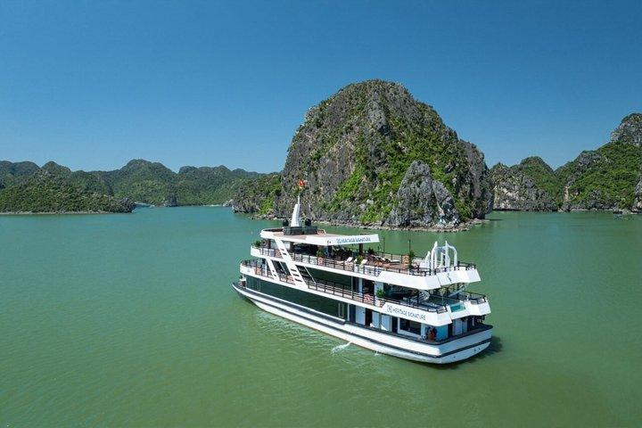 Ha Long Bay Top Attractions Full-Day Cruise from Hanoi