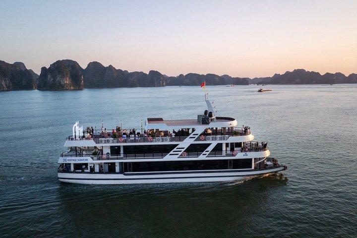 Ha Long Signature Discovery Cruise Full Day from Hanoi