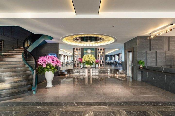 Hanoi: Halong Bay 6-Star Victorious Luxury 2D1N Cruise + Bathtub