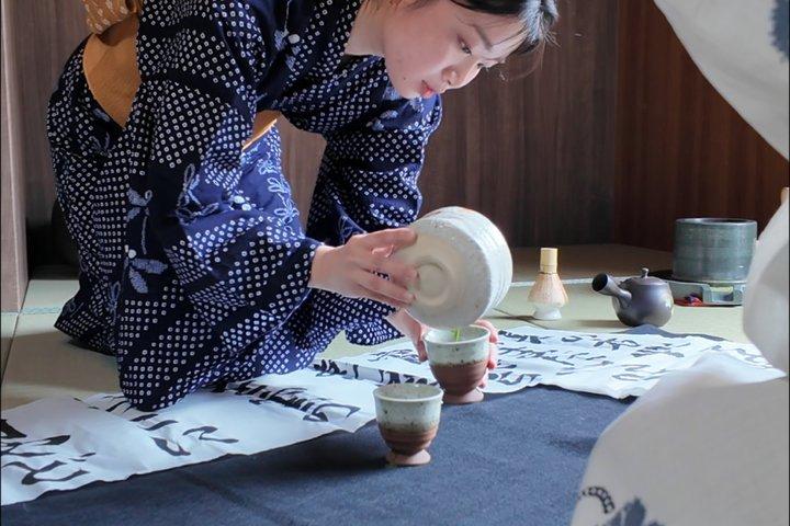 100% Private Tea Ceremony,Calligraphy and Kimono in Kyoto