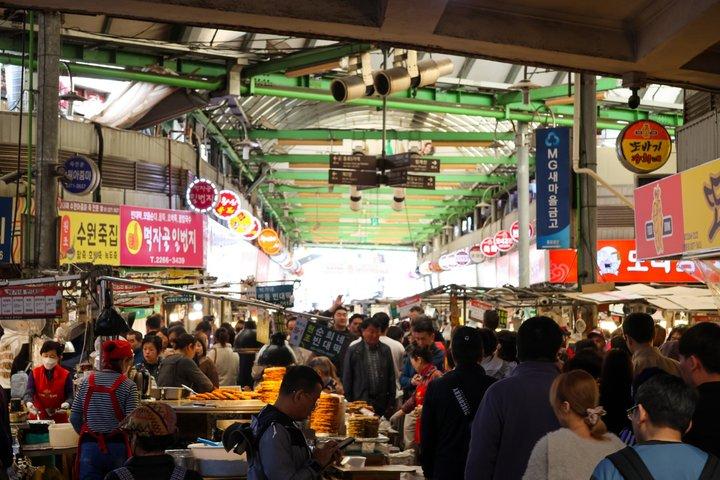 Street Food in Ghwangjang and Dongdaemun Market