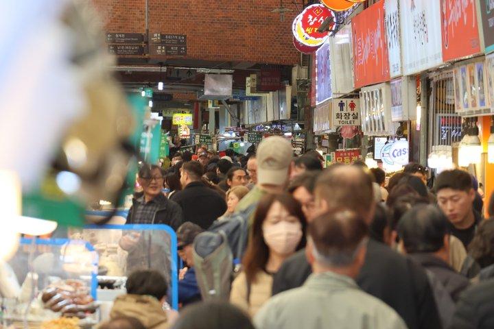 Street Food in Ghwangjang and Dongdaemun Market