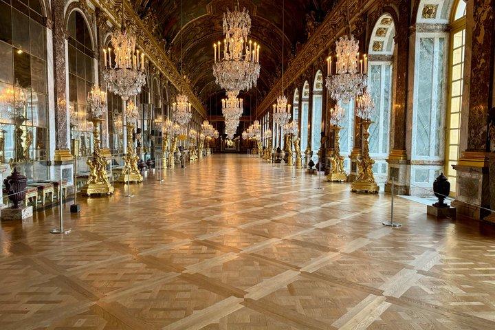 PRIVATE Versailles Palace & Gardens Tour with transfer included