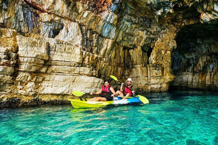 KAYAK & SNORKEL ADVENTURE - Sea Caves & Wild Coast Exploring