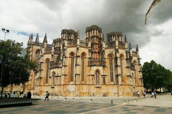 Fátima Sanctuary and Batalha Monastery (UNESCO Site) 8H