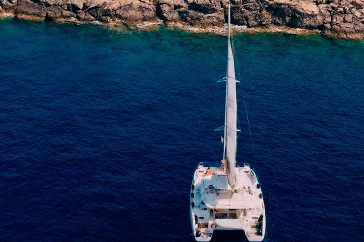 Catamaran Sailing to Dia with Lunch in Heraklion, Crete(EST 2024)