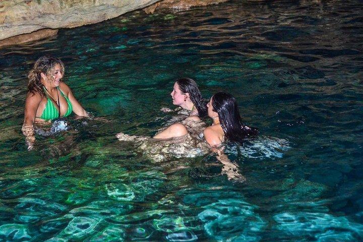 Small Group Buggy Tour to Water Cave and Macao Beach