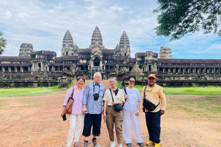 Angkor Elegance Private 2 Day Sunrise and Sunset Tour Package