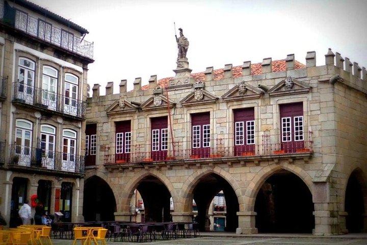 Guimarães Pontido Village and Queimadela Tour