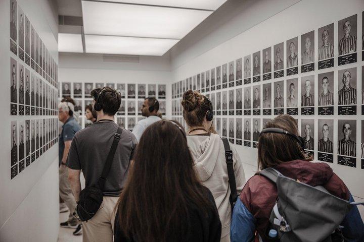 Auschwitz Birkenau Guided Tour Tickets and Transfer from Krakow