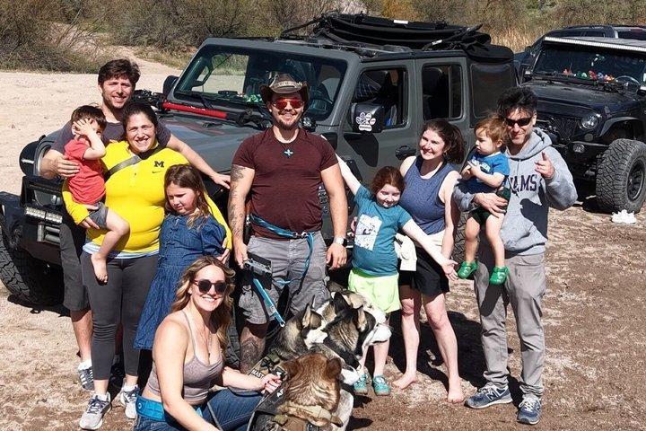 Private Jeep Off Road Adventure in Arizona Desert with Huskies