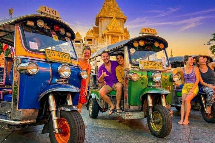 Bangkok Adventure: Chinatown, Michelin Food, and Temples