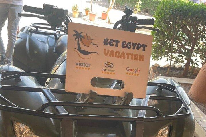 2-Hour Full-Day Private Tour in Giza Pyramids in Desert