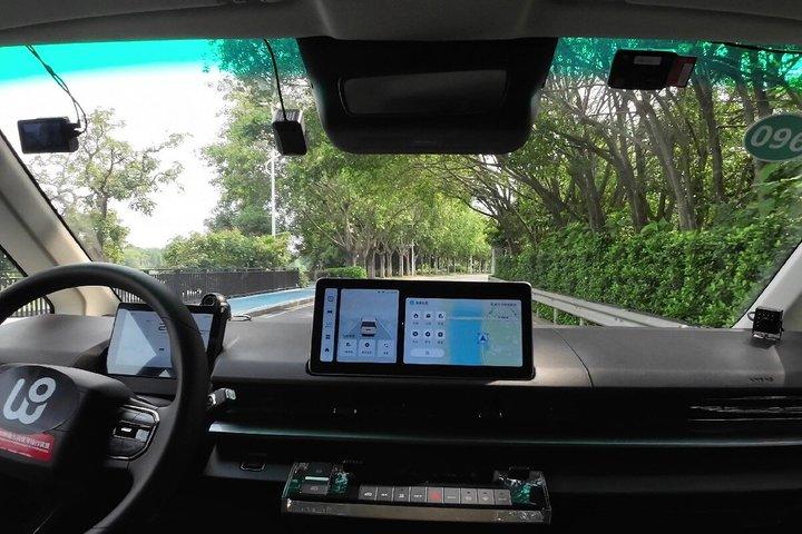 Guangzhou High Tech tour Robot,Drone Delivery and Driverless Taxi