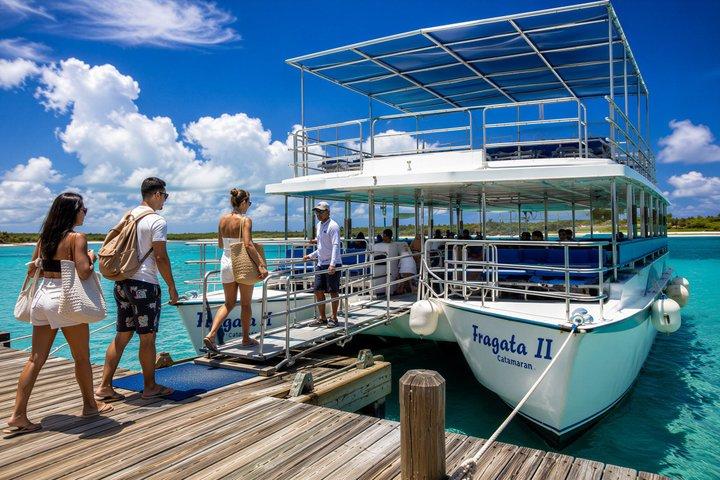 Catamaran Excursion + Open bar + Snorkeling at El Cielo