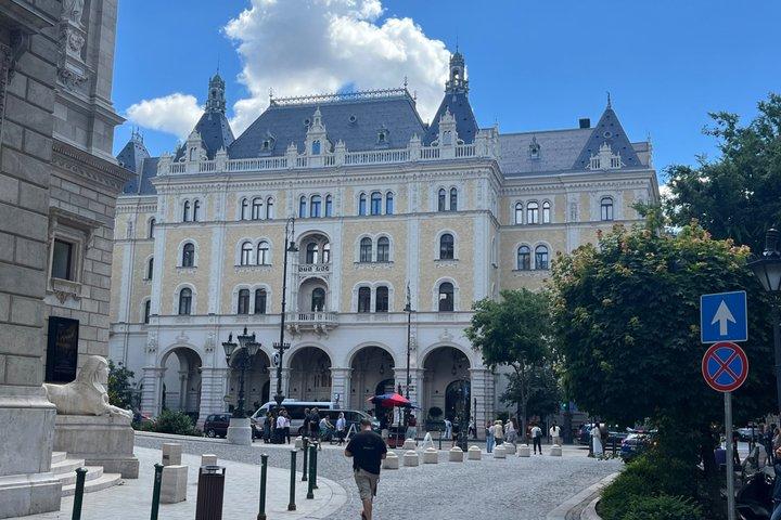 Budapest Central Line Walking Tour